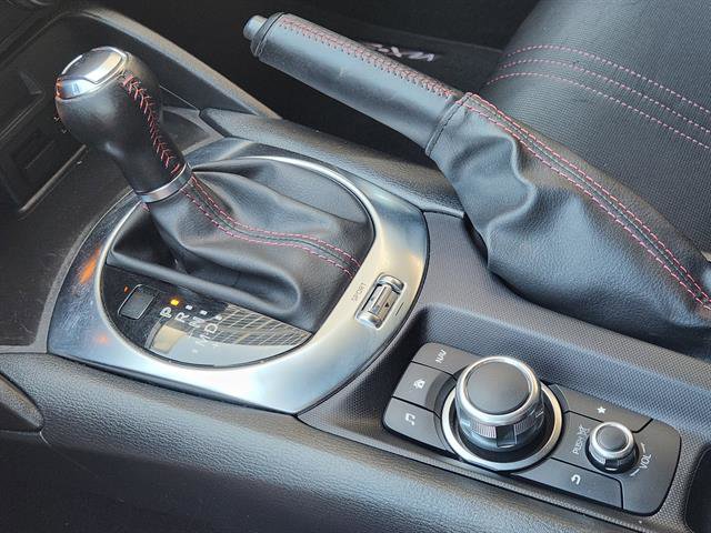 Used 2016 MAZDA MX-5 Miata Club image 15