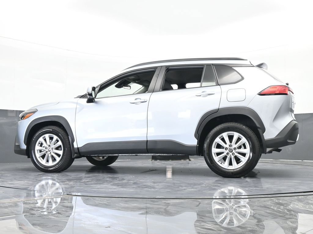 Used 2023 Toyota Corolla Cross LE image 52