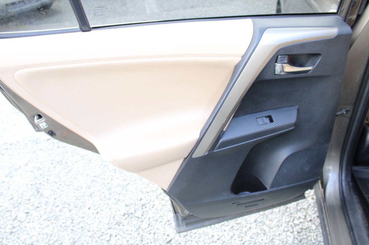 Used 2013 Toyota RAV4 Limited AWD/4WD image 24