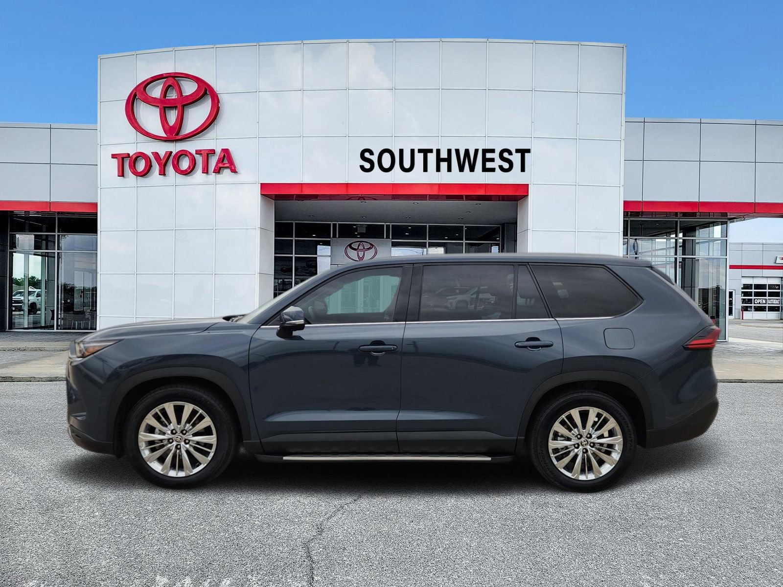Used 2025 Toyota Grand Highlander AWD image 3