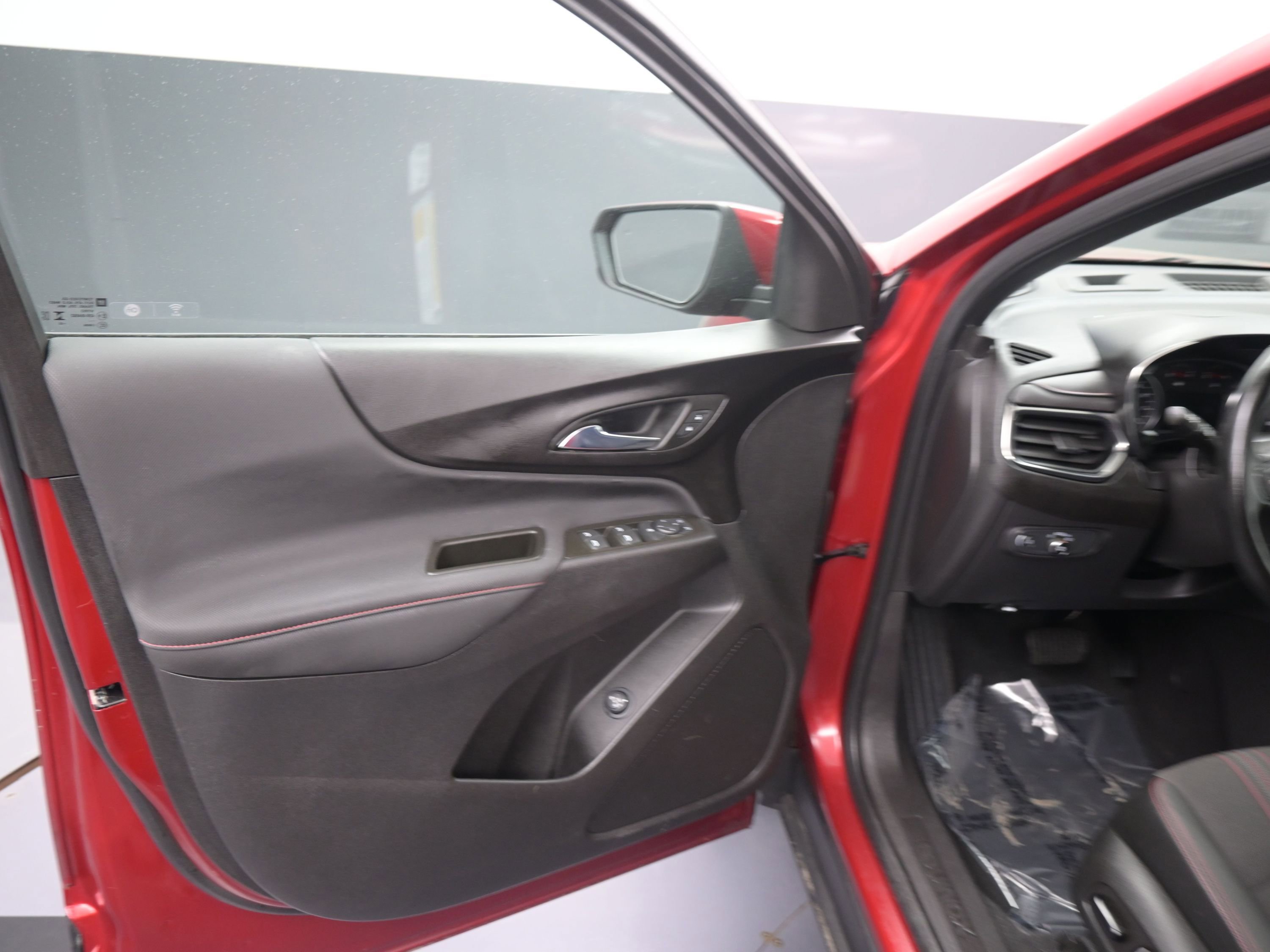 Certified 2024 Chevrolet Equinox RS image 16