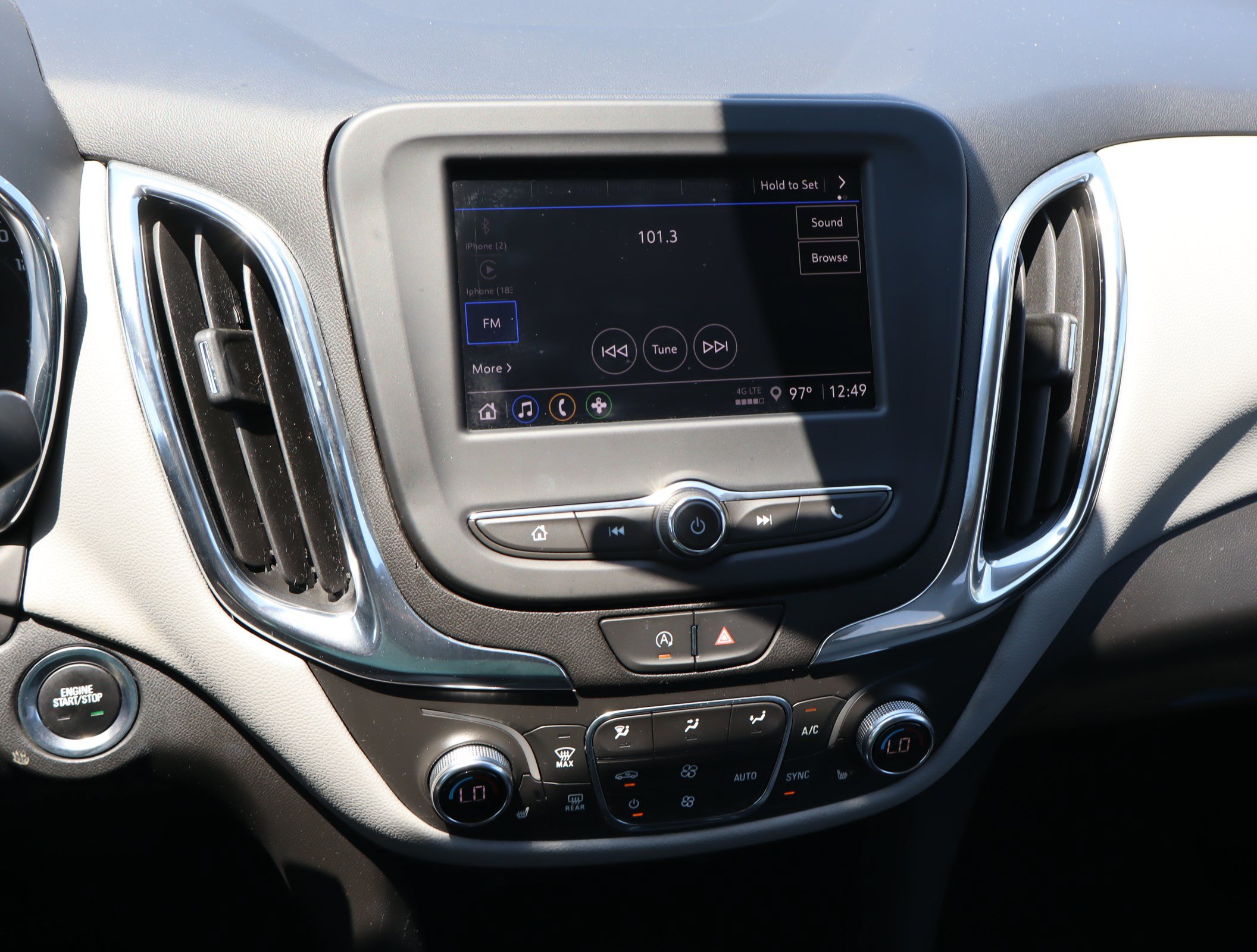 Used 2022 Chevrolet Equinox LT FWD image 23