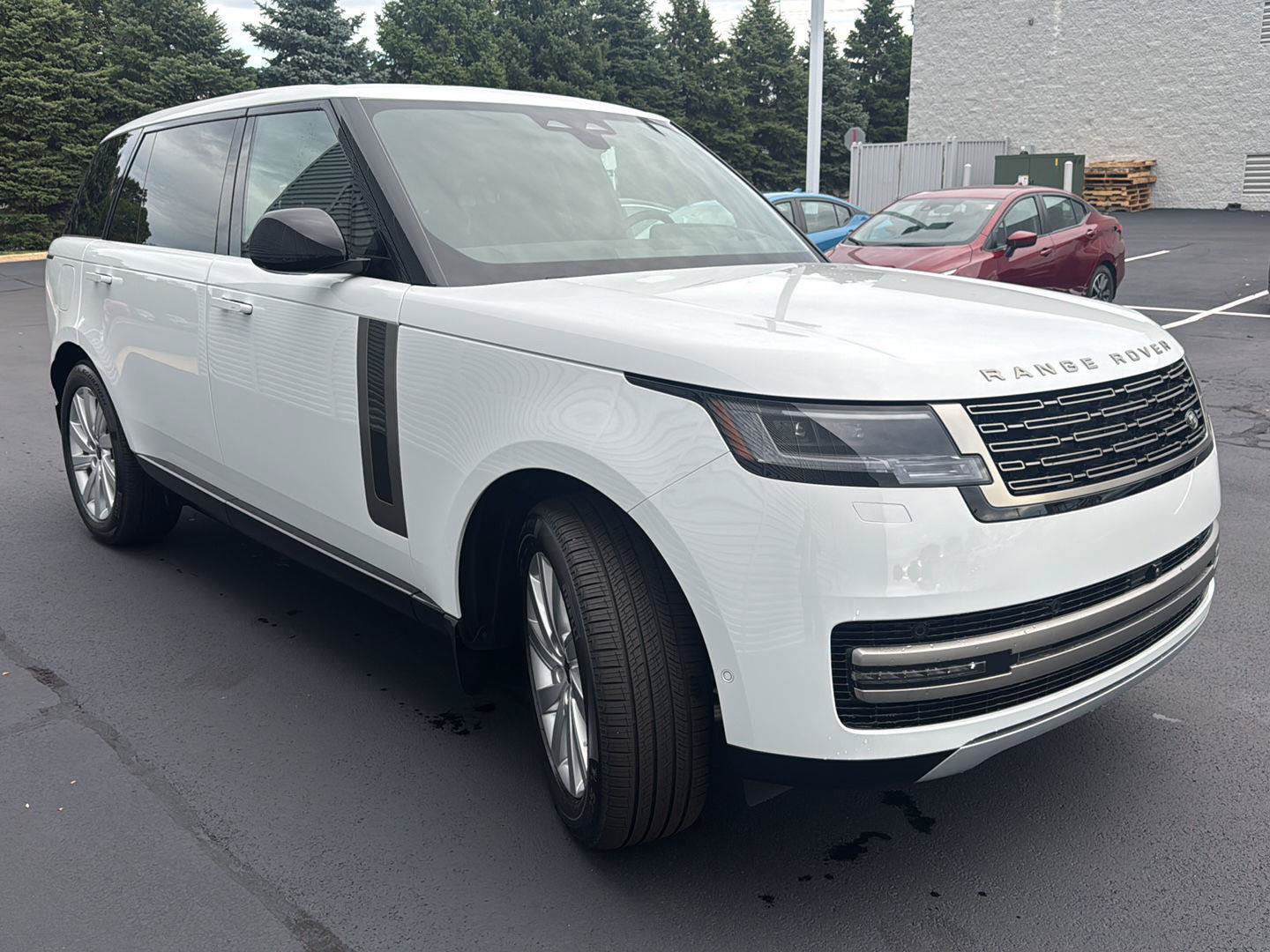 New 2027 Land Rover Range Rover Long Wheelbase SE AWD/4WD image 6