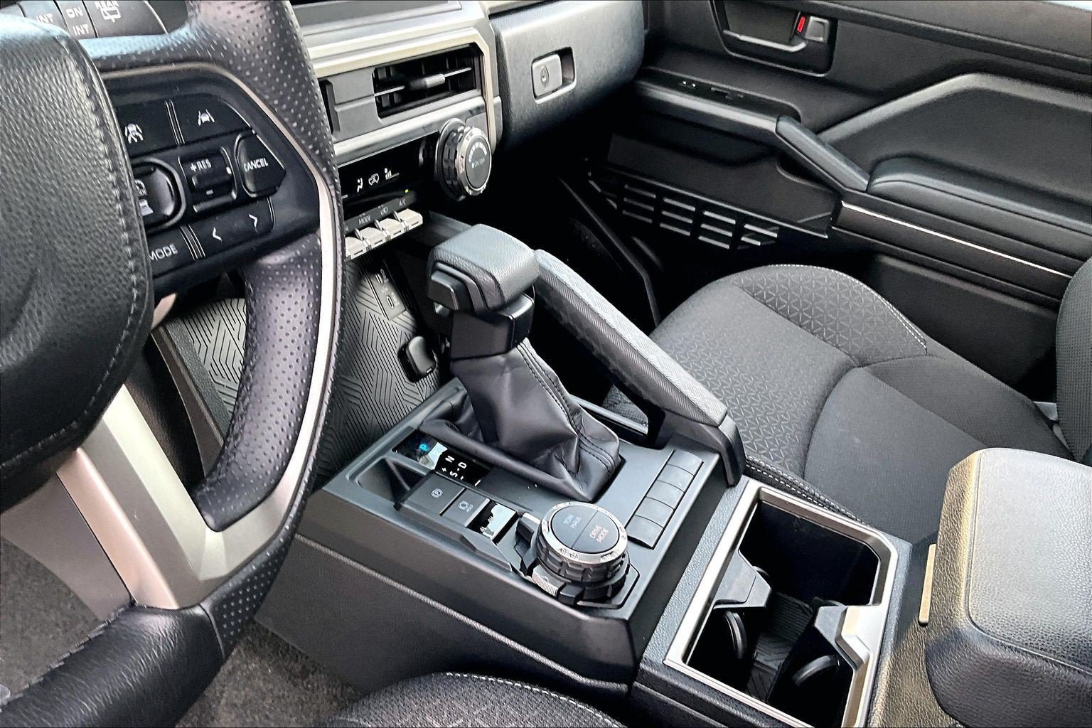 Used 2025 Toyota 4Runner SR5 AWD/4WD image 16