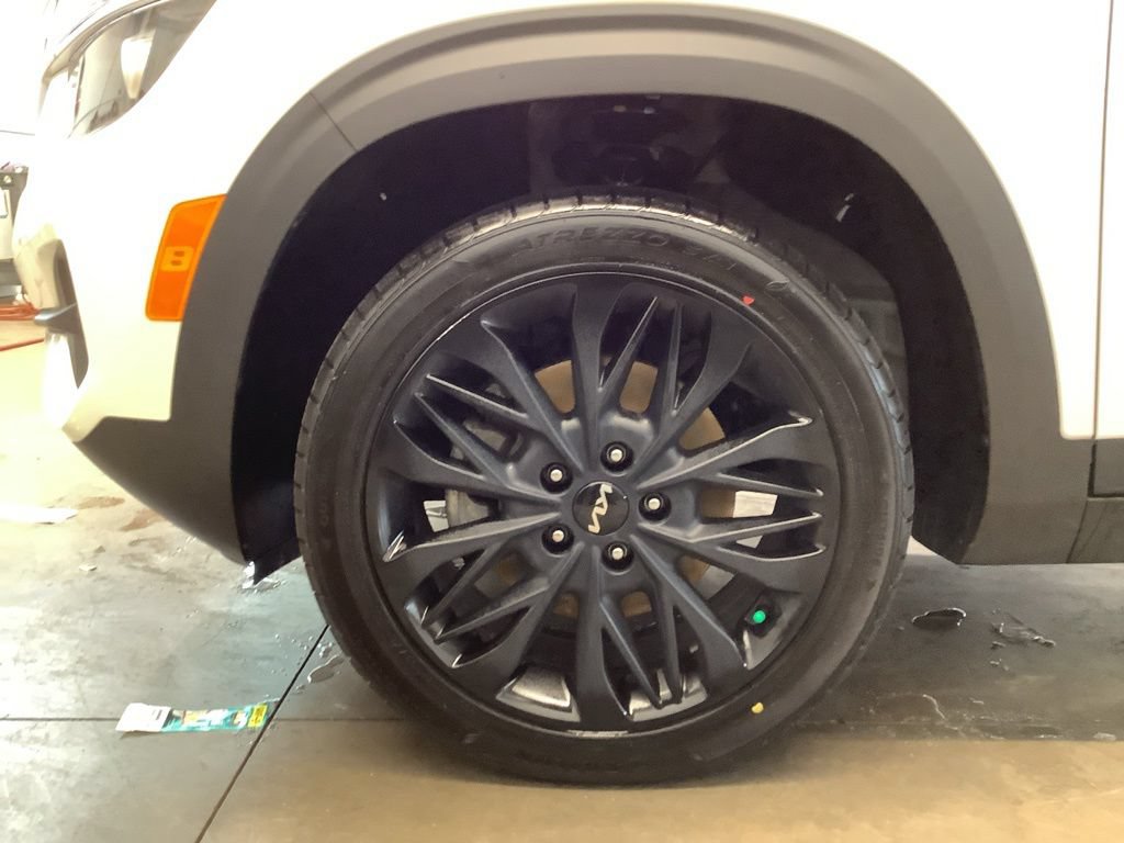 Certified 2023 Kia Seltos Nightfall Edition AWD/4WD image 18