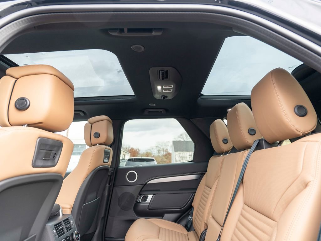 New 2026 Land Rover Discovery Limited Edition AWD/4WD image 22