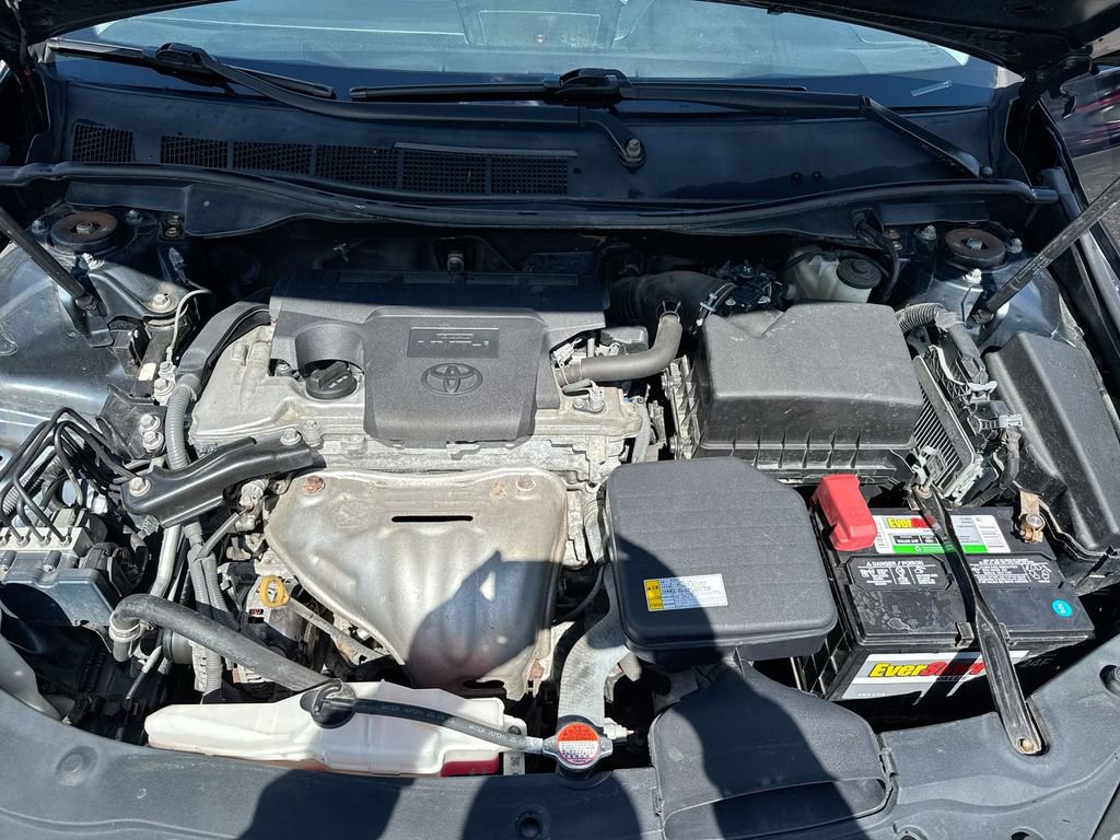 Used 2016 Toyota Camry SE image 24
