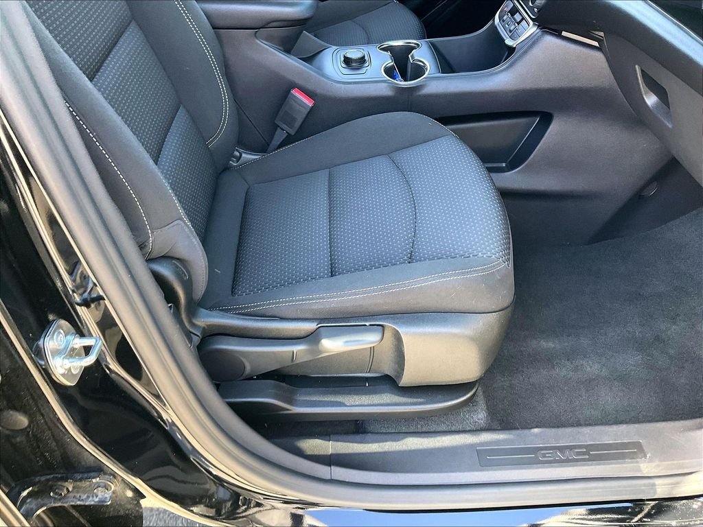 Used 2024 GMC Terrain SLE AWD/4WD image 35