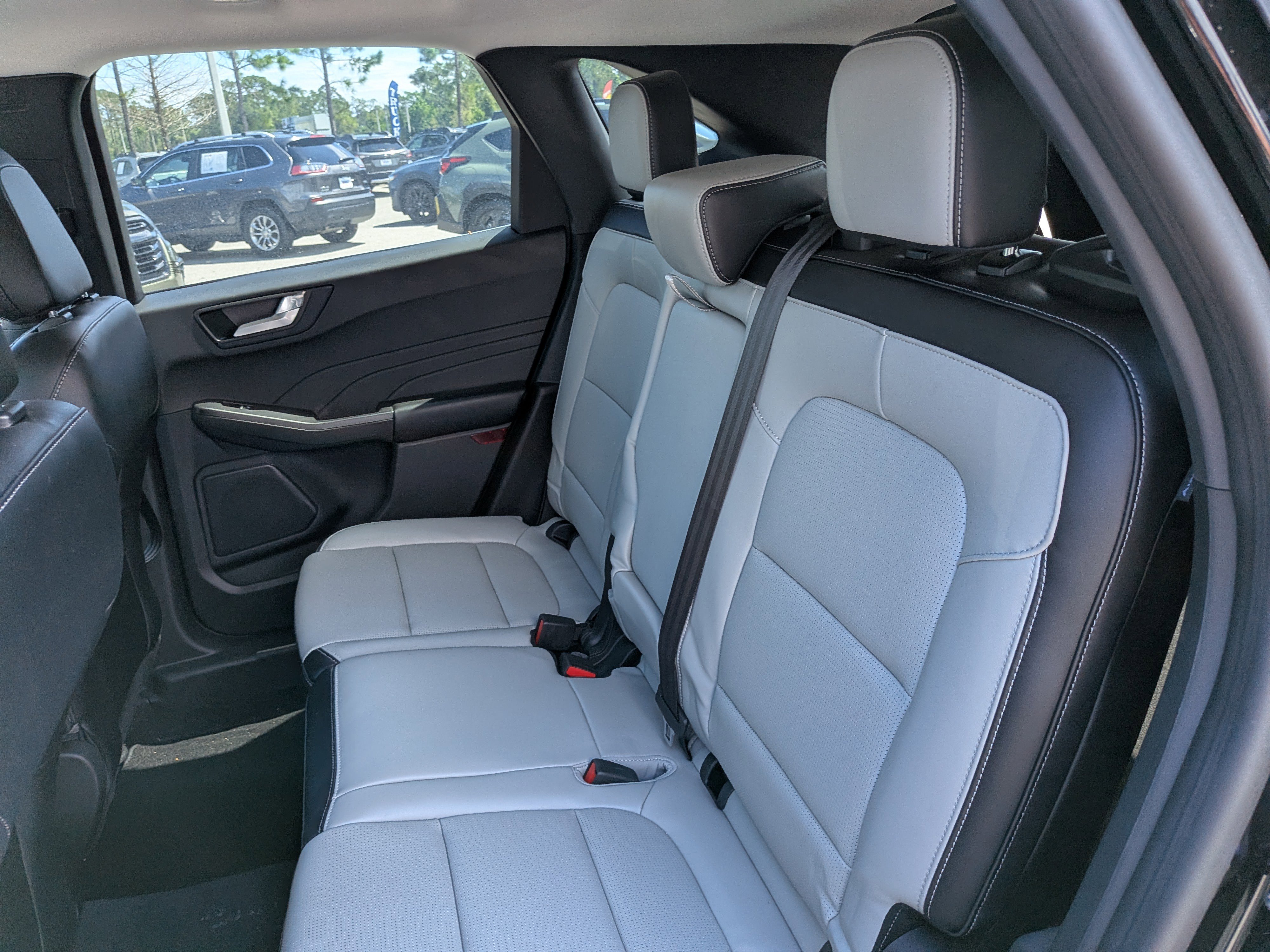 Used 2023 Ford Escape Platinum AWD/4WD image 14