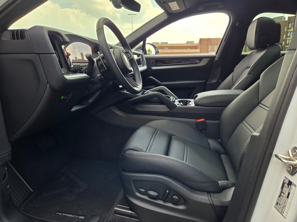 New 2026 Porsche Cayenne Coupe image 21