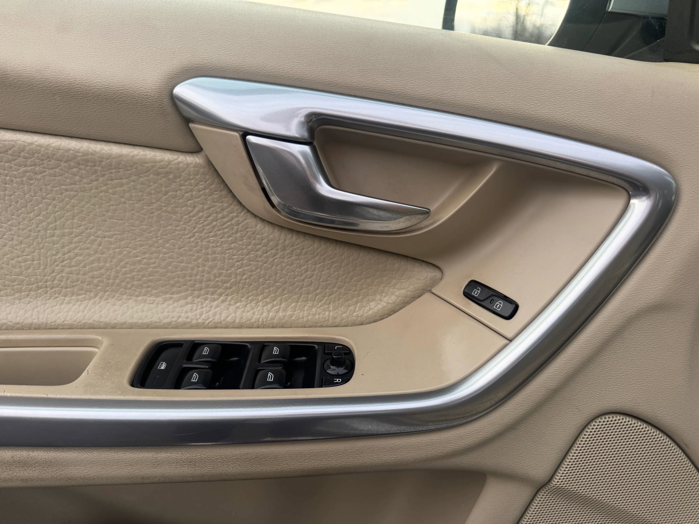 Used 2012 Volvo S60 T5 image 13