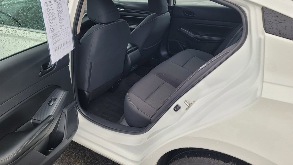 Used 2025 Nissan Altima 2.5 SV image 25