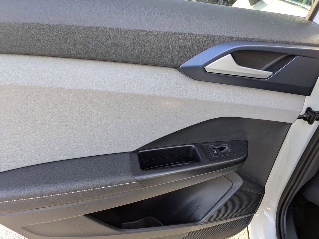 Used 2024 Volkswagen Taos SE image 57