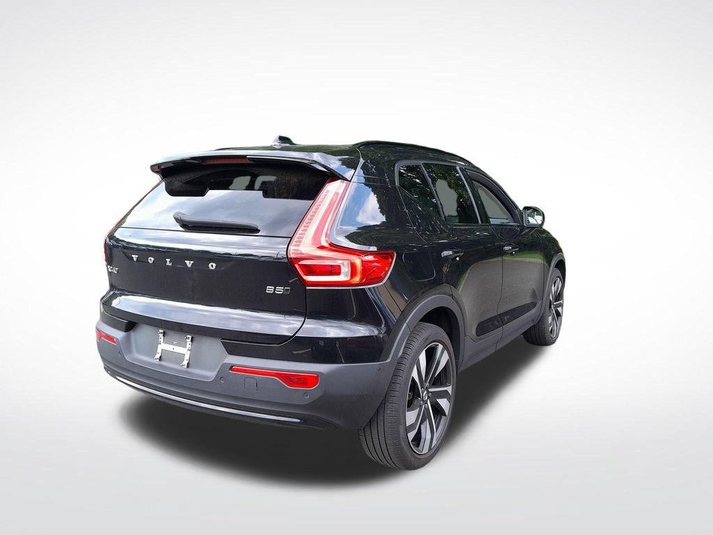Used 2024 Volvo XC40 B5 Plus w/ Protection Package Premier AWD/4WD image 8