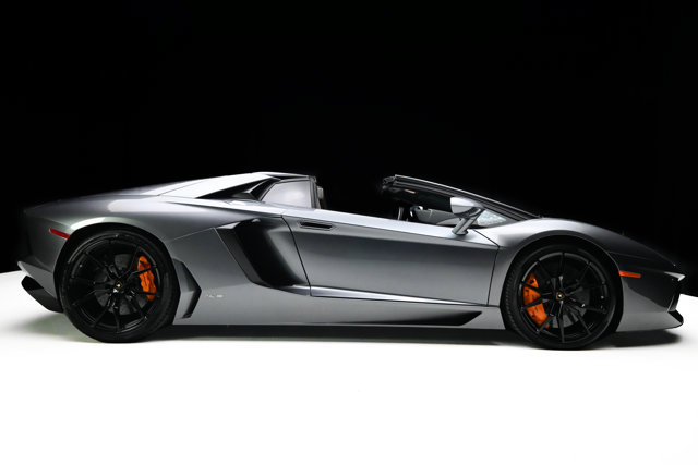 Used 2016 Lamborghini Aventador LP 700-4 AWD/4WD image 2
