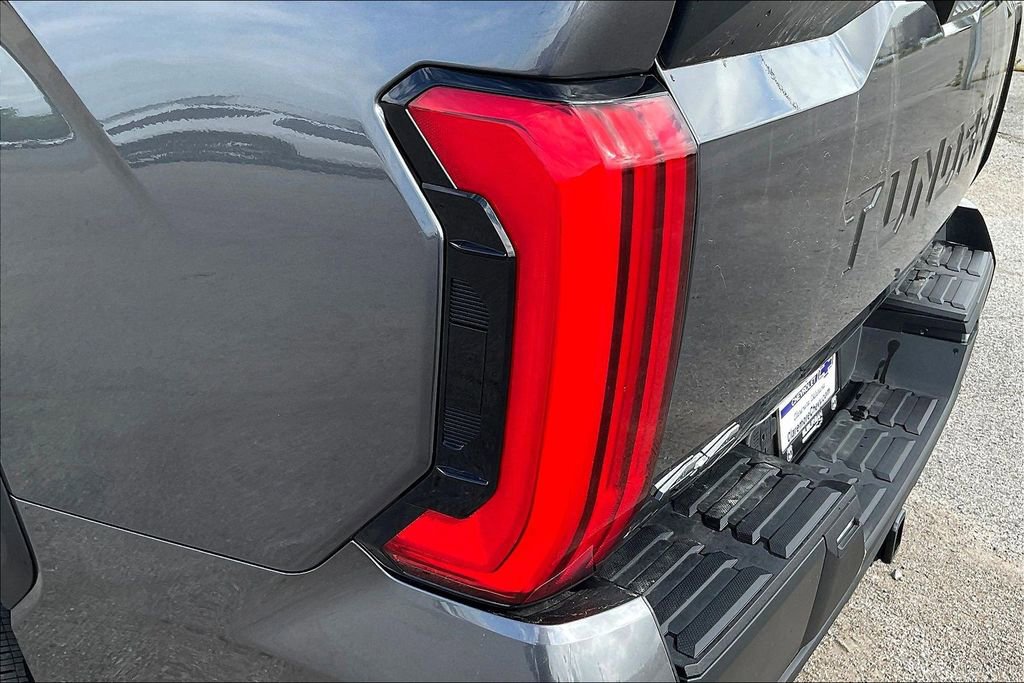 Used 2025 Toyota Tundra SR5 AWD/4WD image 33