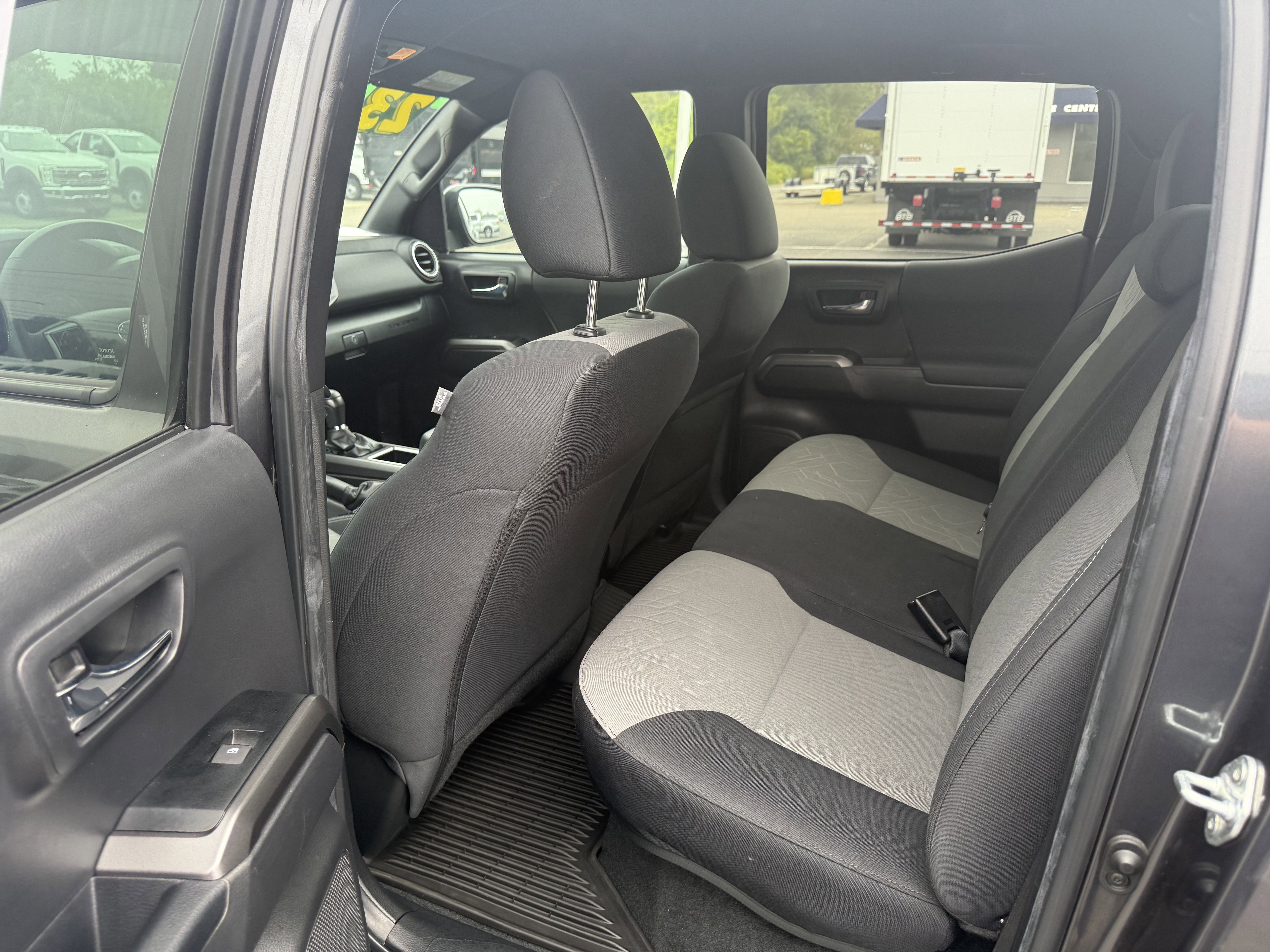 Used 2023 Toyota Tacoma TRD Sport image 9