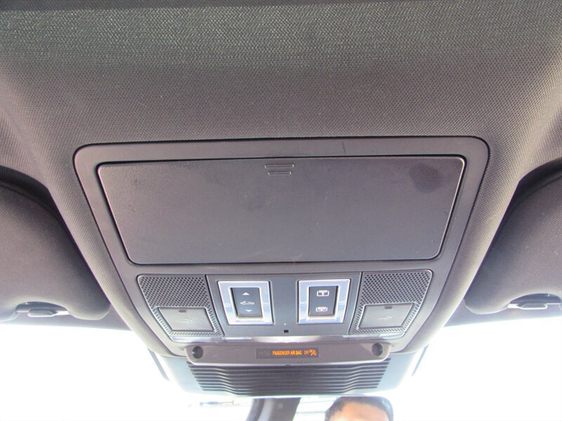 Used 2021 Jaguar XF R-Dynamic SE AWD/4WD image 22
