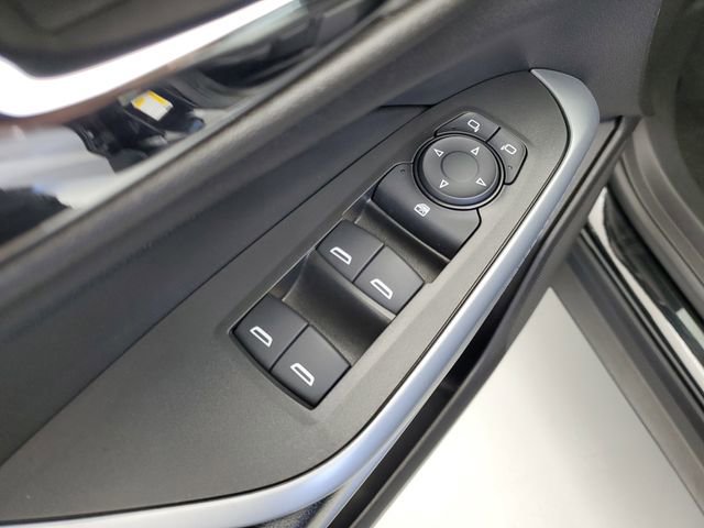 Used 2024 Chevrolet Trax RS FWD image 21