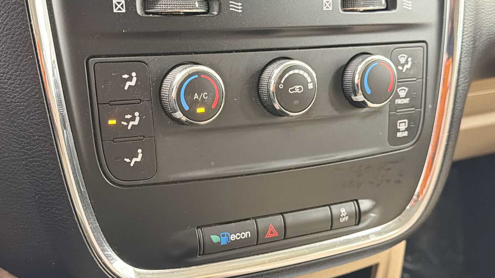 Used 2013 Dodge Grand Caravan American Value Package w/ UConnect Hands-Free Group FWD image 19