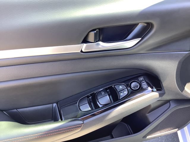 Used 2024 Nissan Altima 2.5 SR AWD/4WD image 10