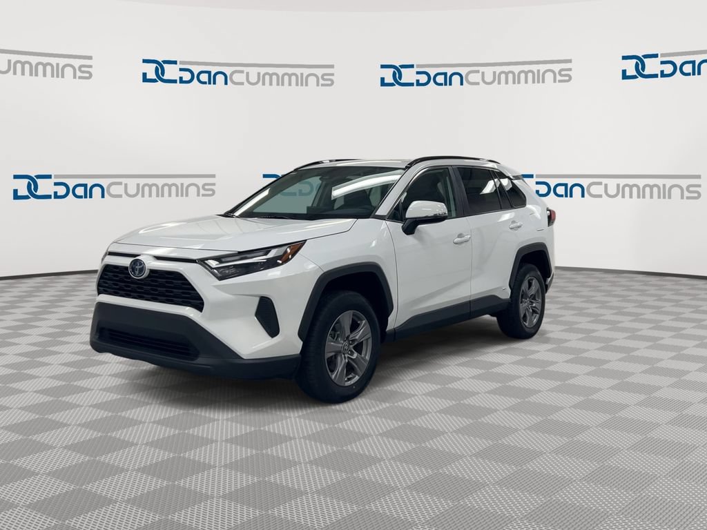 Used 2022 Toyota RAV4 XLE w/ Convenience Package AWD/4WD image 4