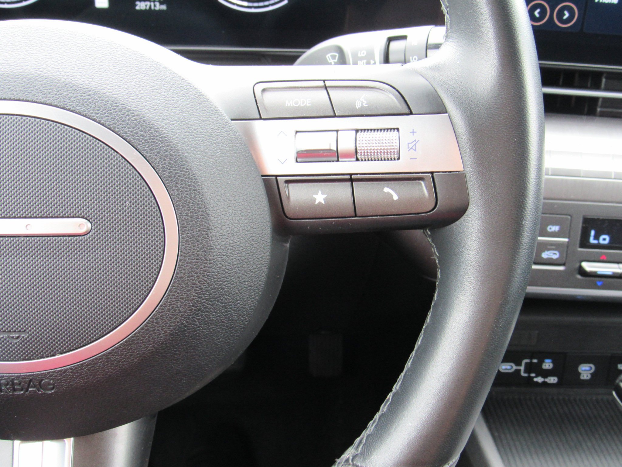 Used 2025 Hyundai Kona SEL AWD/4WD image 21