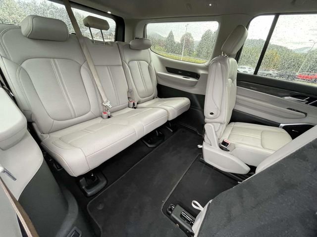 Used 2022 Jeep Wagoneer Series III w/ Rear Seat Video Group 1 image 30