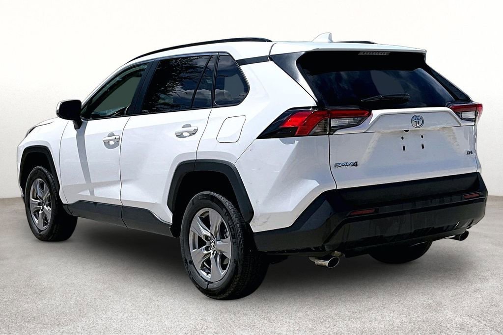 Used 2025 Toyota RAV4 XLE FWD image 15