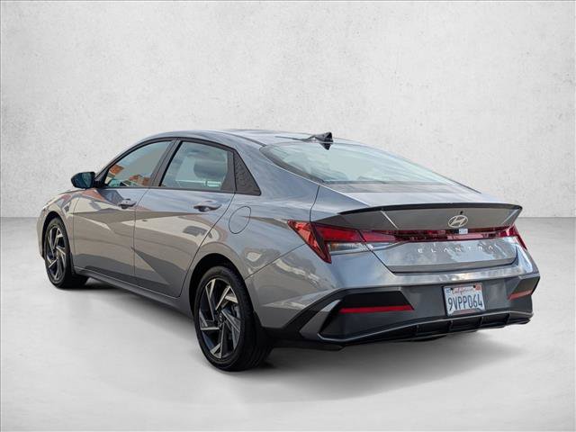 Certified 2025 Hyundai Elantra Sport FWD image 8