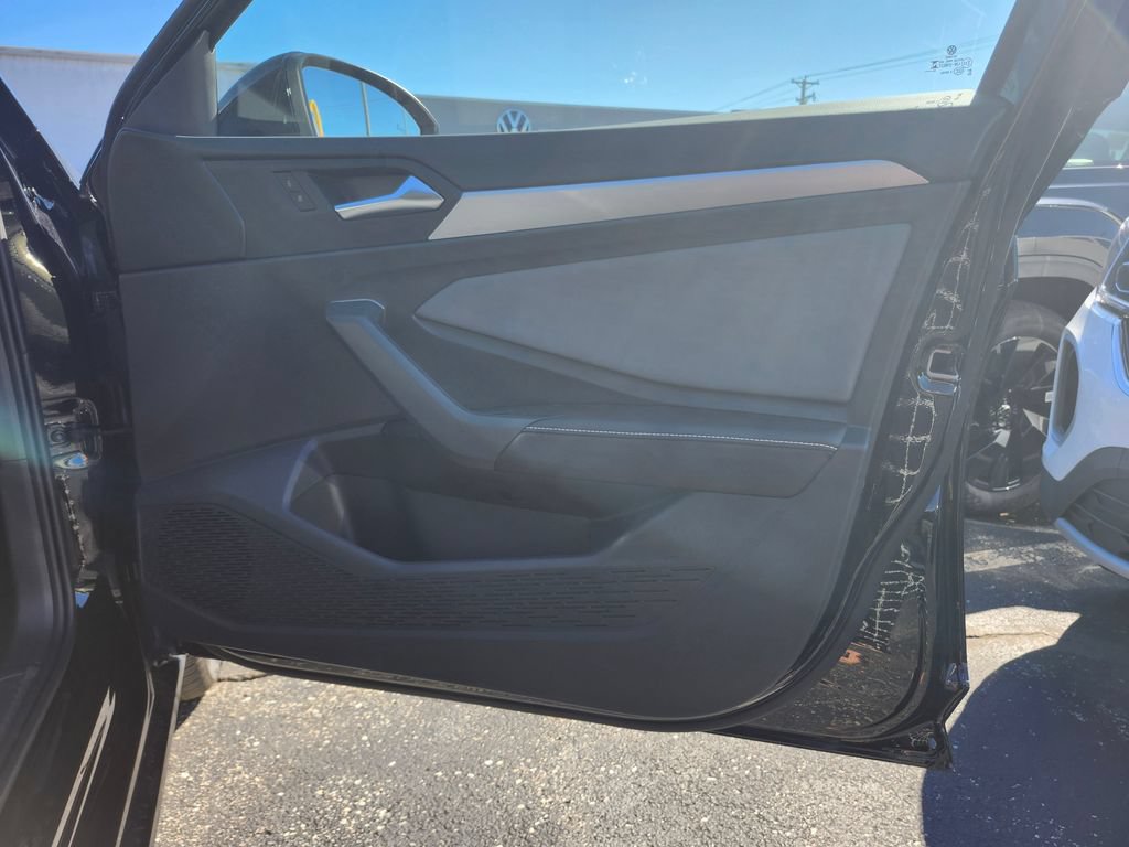 New 2027 Volkswagen Jetta SE FWD image 15