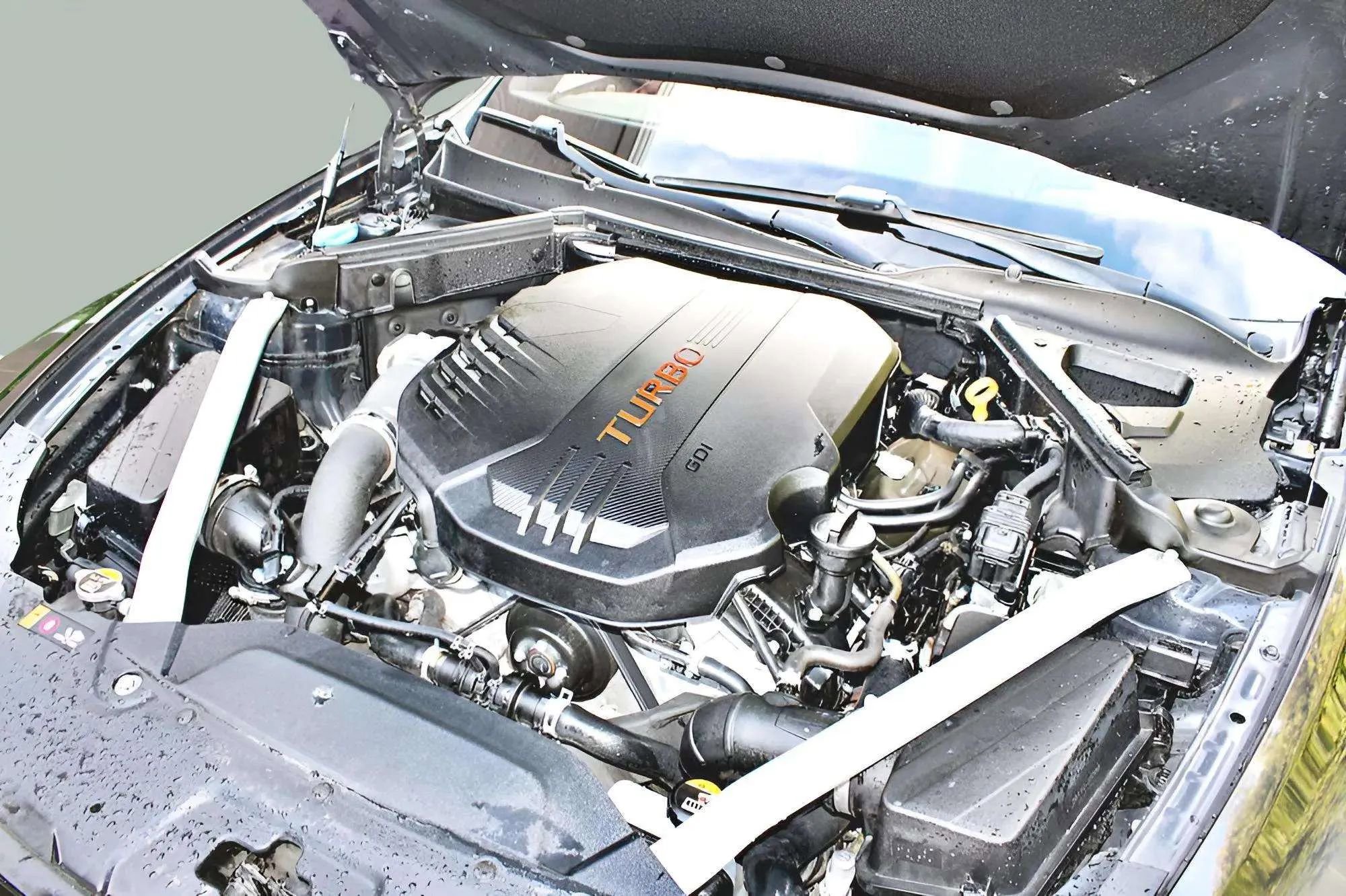 Used 2018 Kia Stinger GT2 image 33