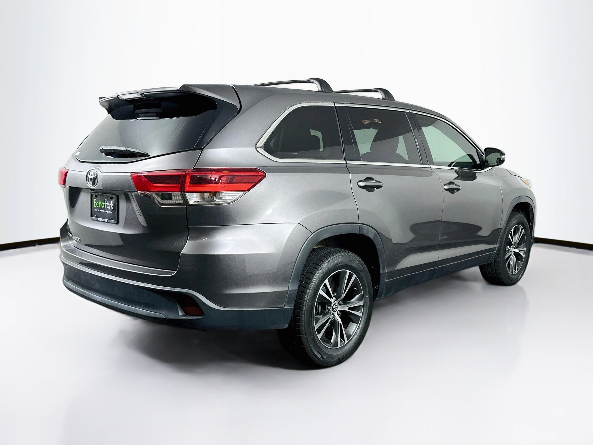 Used 2019 Toyota Highlander LE FWD image 9