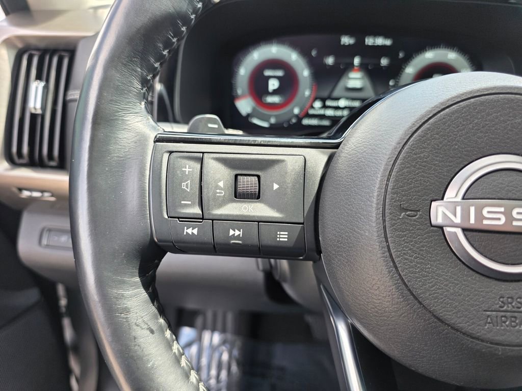 Used 2024 Nissan Pathfinder Platinum w/ Cargo Package image 30