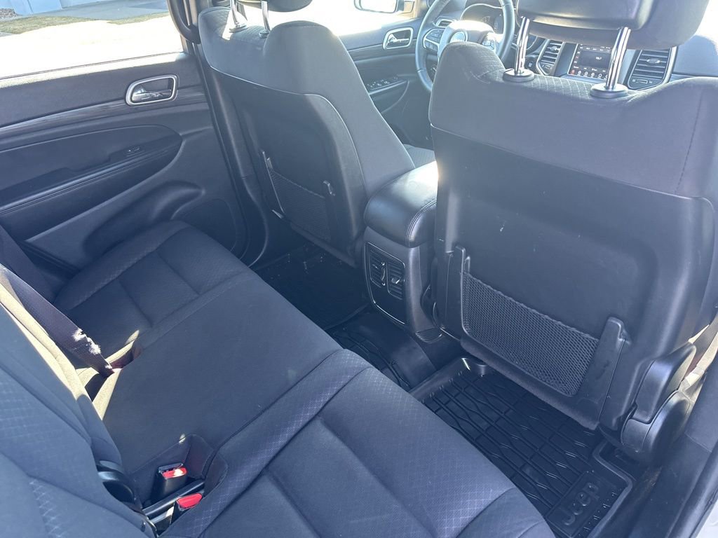 Used 2019 Jeep Grand Cherokee Laredo image 24