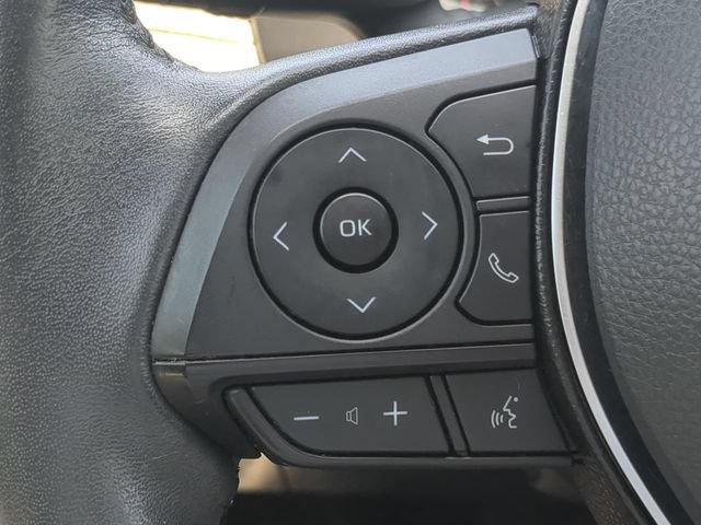 Used 2020 Toyota RAV4 XLE Premium FWD image 28