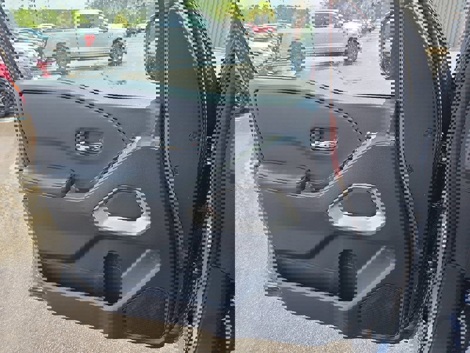 Used 2025 Nissan Frontier SV image 26