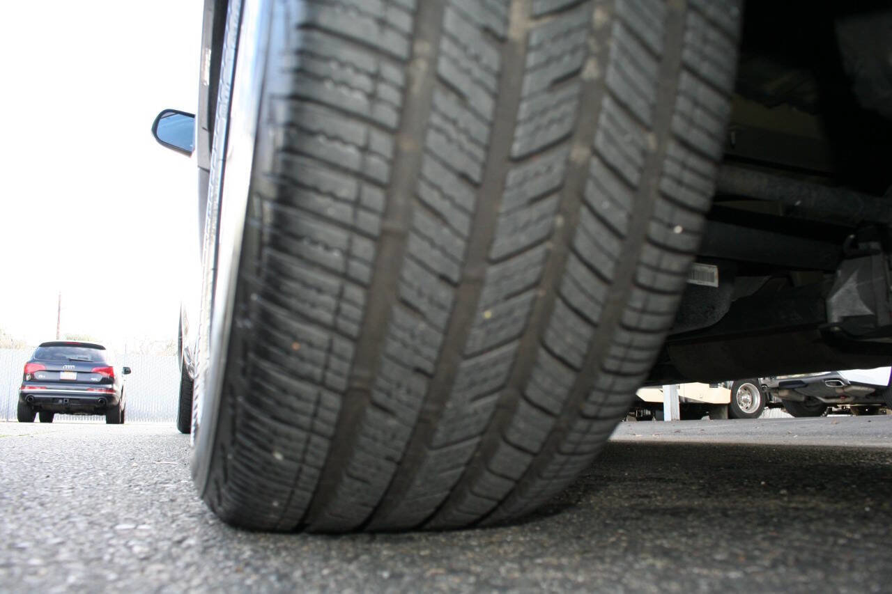 Used 2014 Toyota Sienna XLE image 30