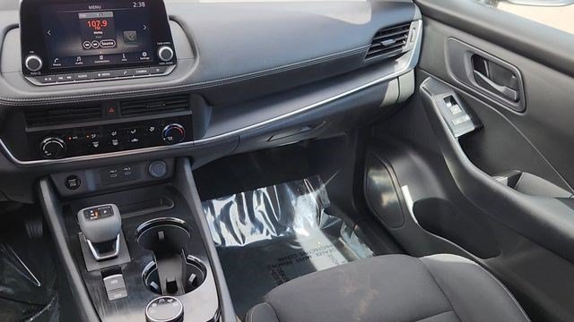 Used 2024 Nissan Rogue S AWD/4WD image 29