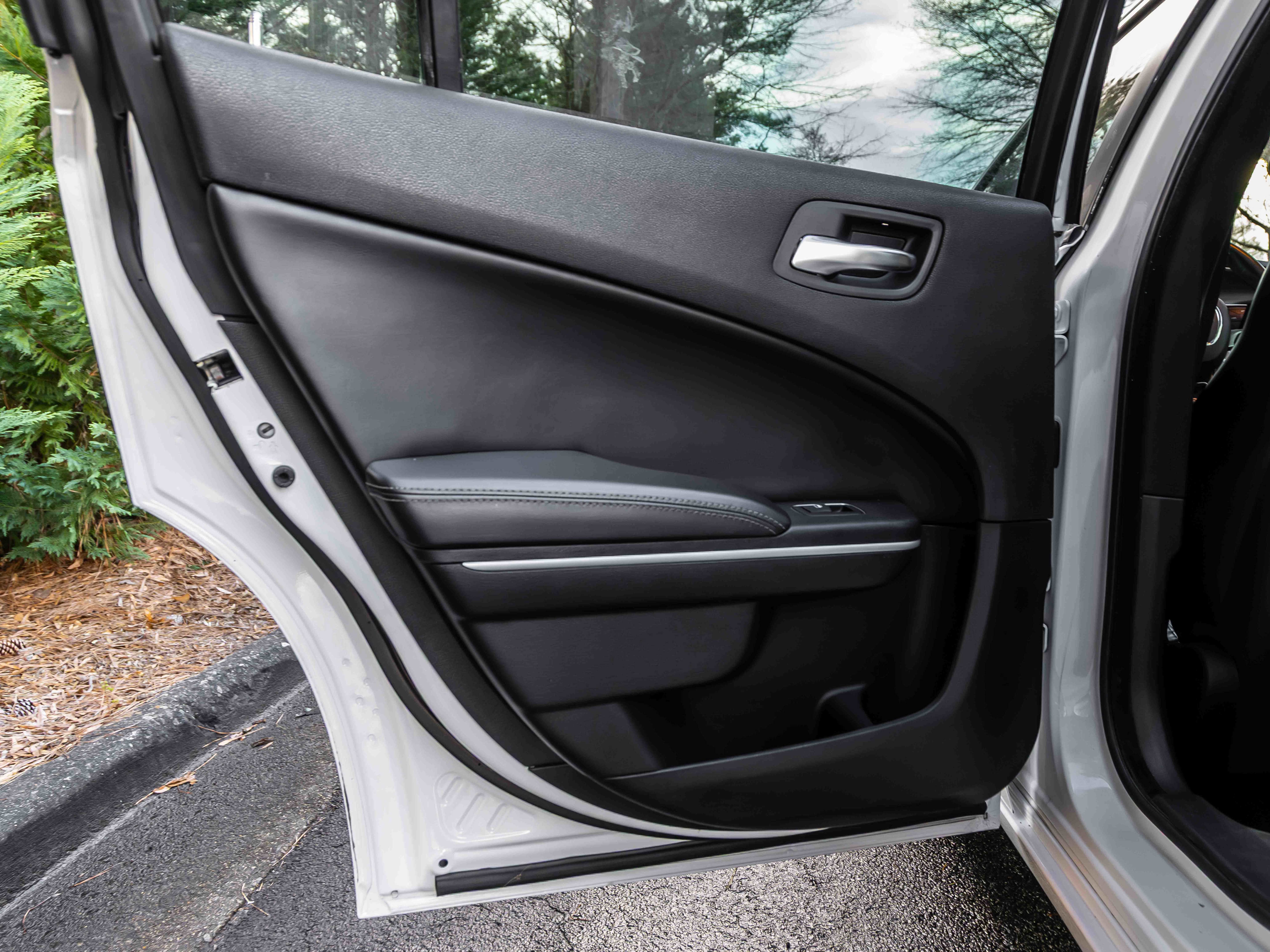 Used 2019 Dodge Charger SXT w/ Leather Interior Group image 32