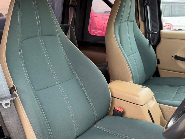 Used 1999 Jeep Wrangler Sahara image 11