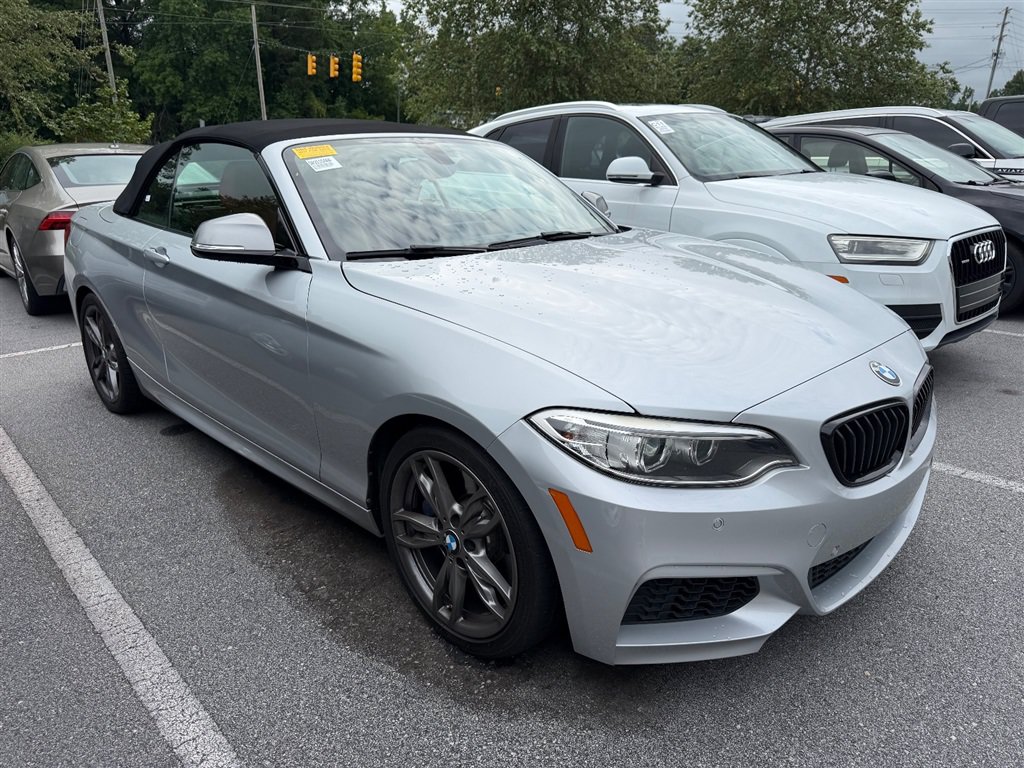 Used 2015 BMW M235i Convertible RWD image 2