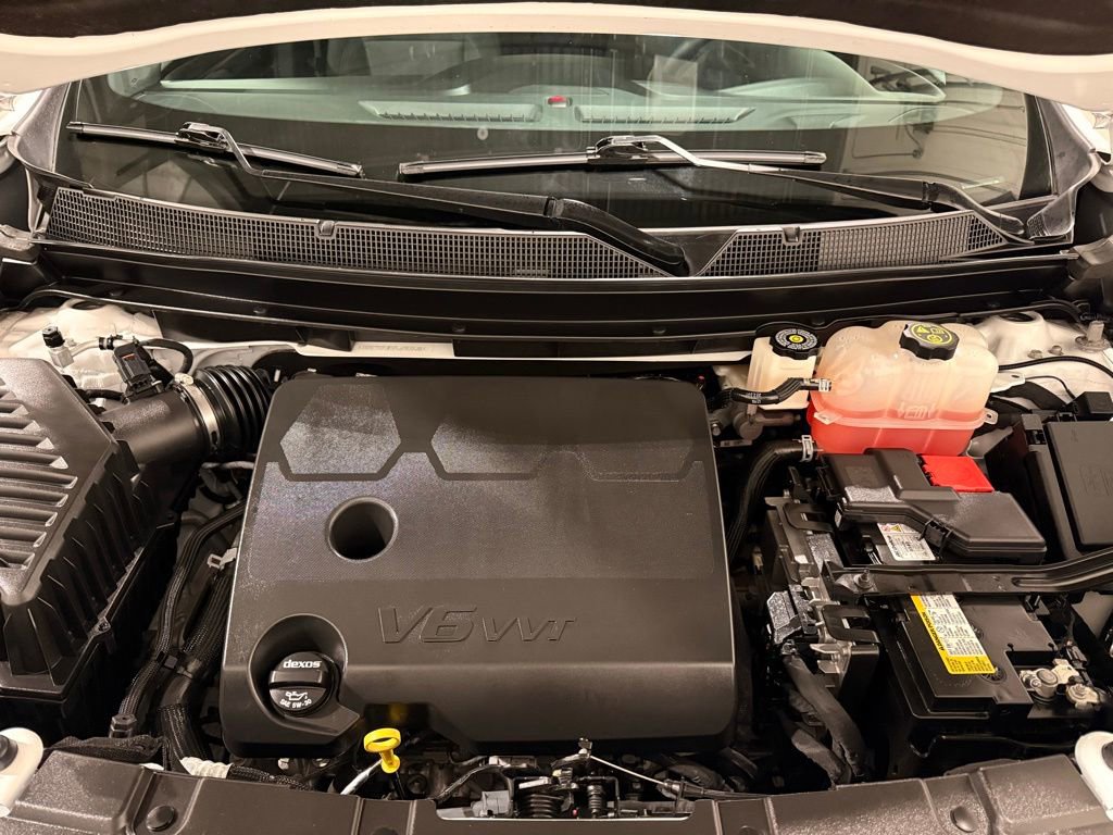 Used 2023 Chevrolet Traverse LT image 11