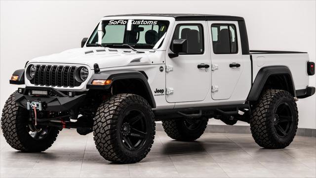 Used 2025 Jeep Gladiator Sport AWD/4WD image 12