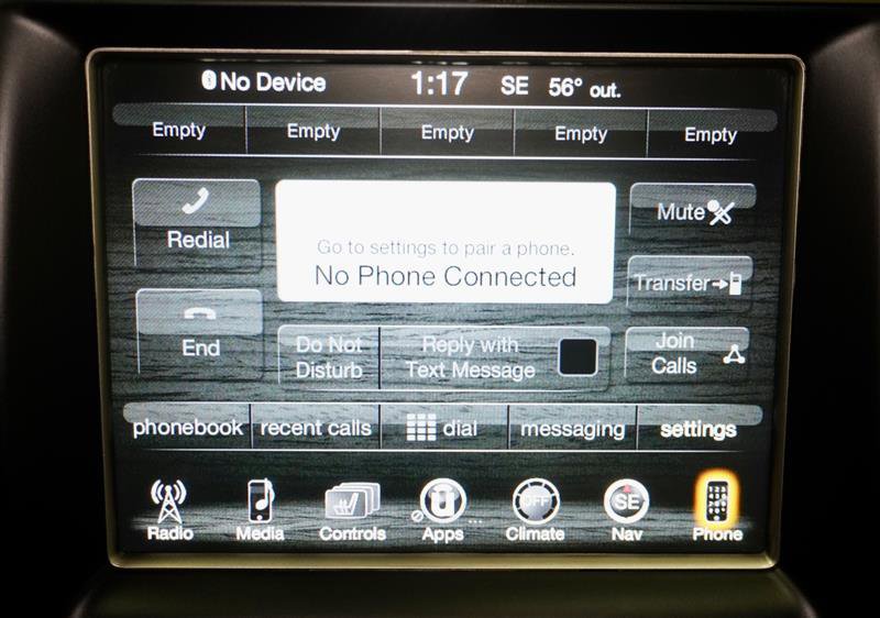 Used 2015 Jeep Grand Cherokee Limited w/ Luxury Group II image 16