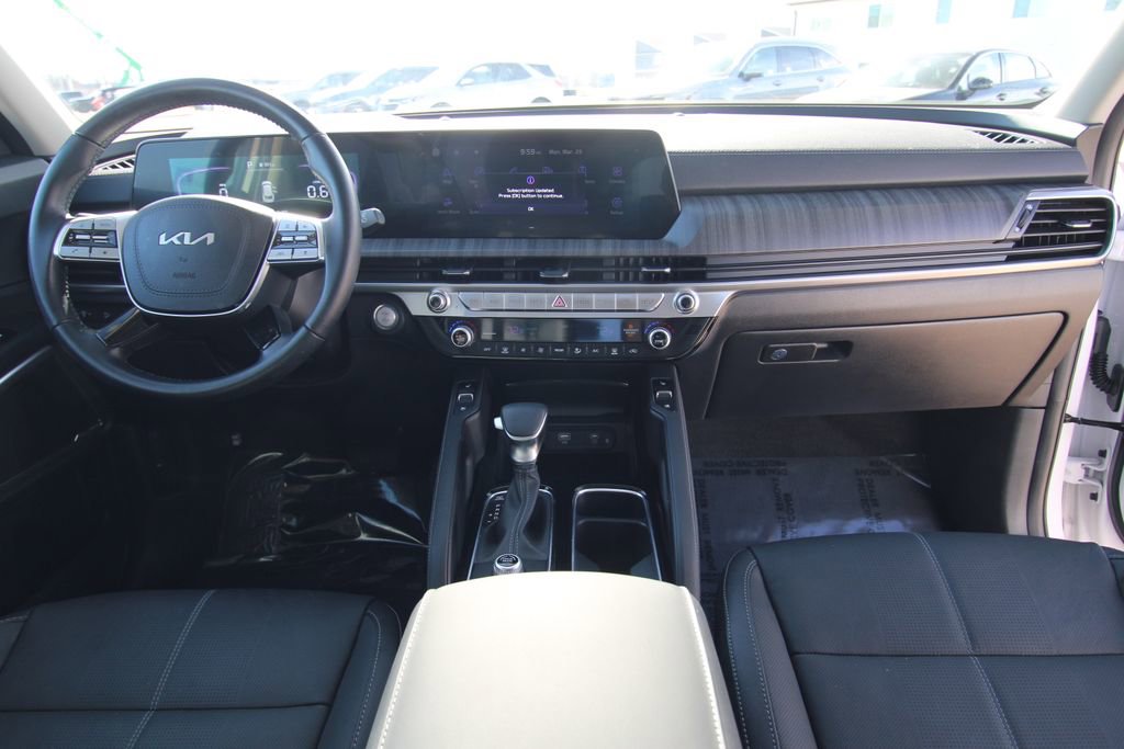Used 2024 Kia Telluride EX w/ EX Captain's Chair Package image 45
