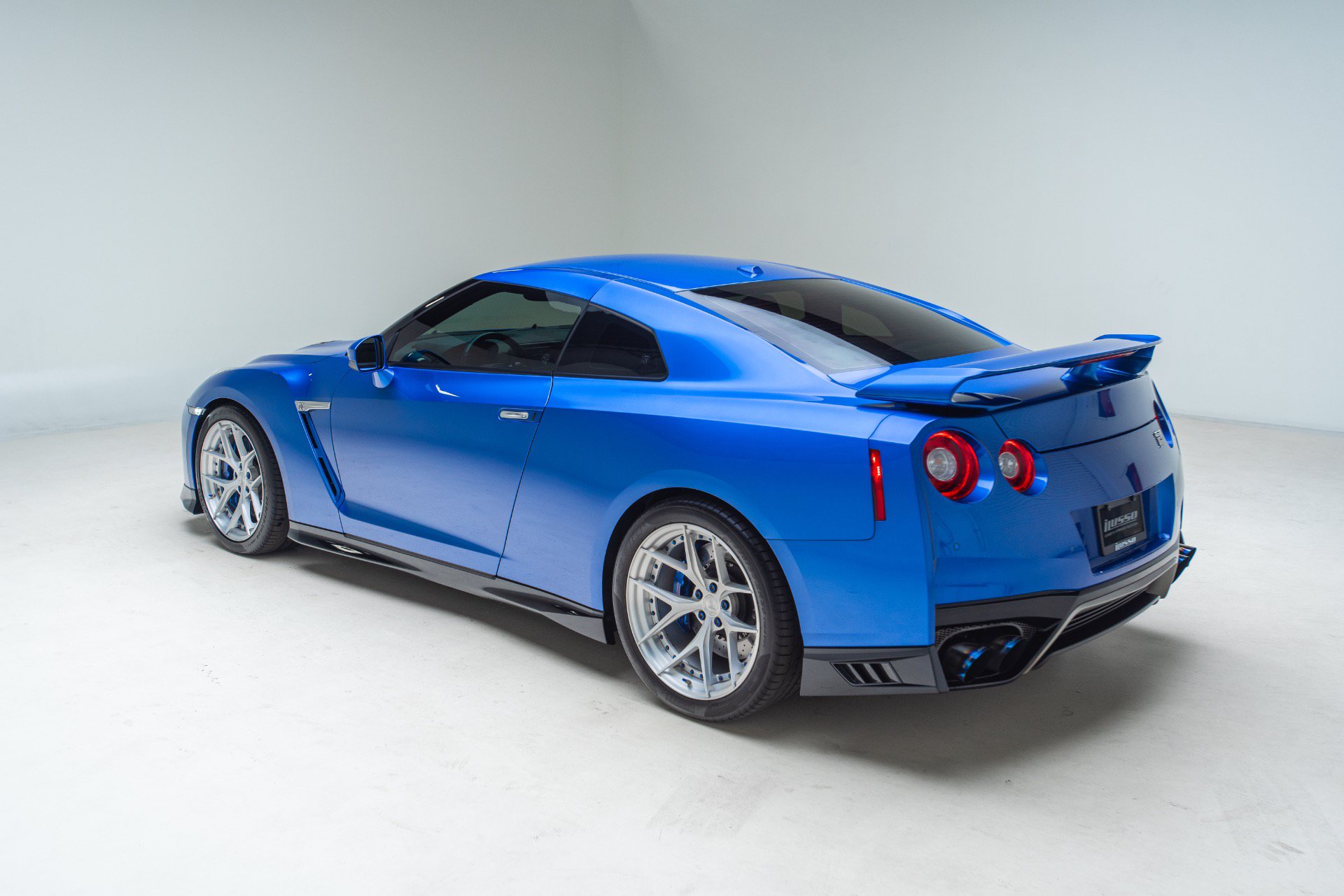 Used 2021 Nissan GT-R Premium AWD/4WD image 6