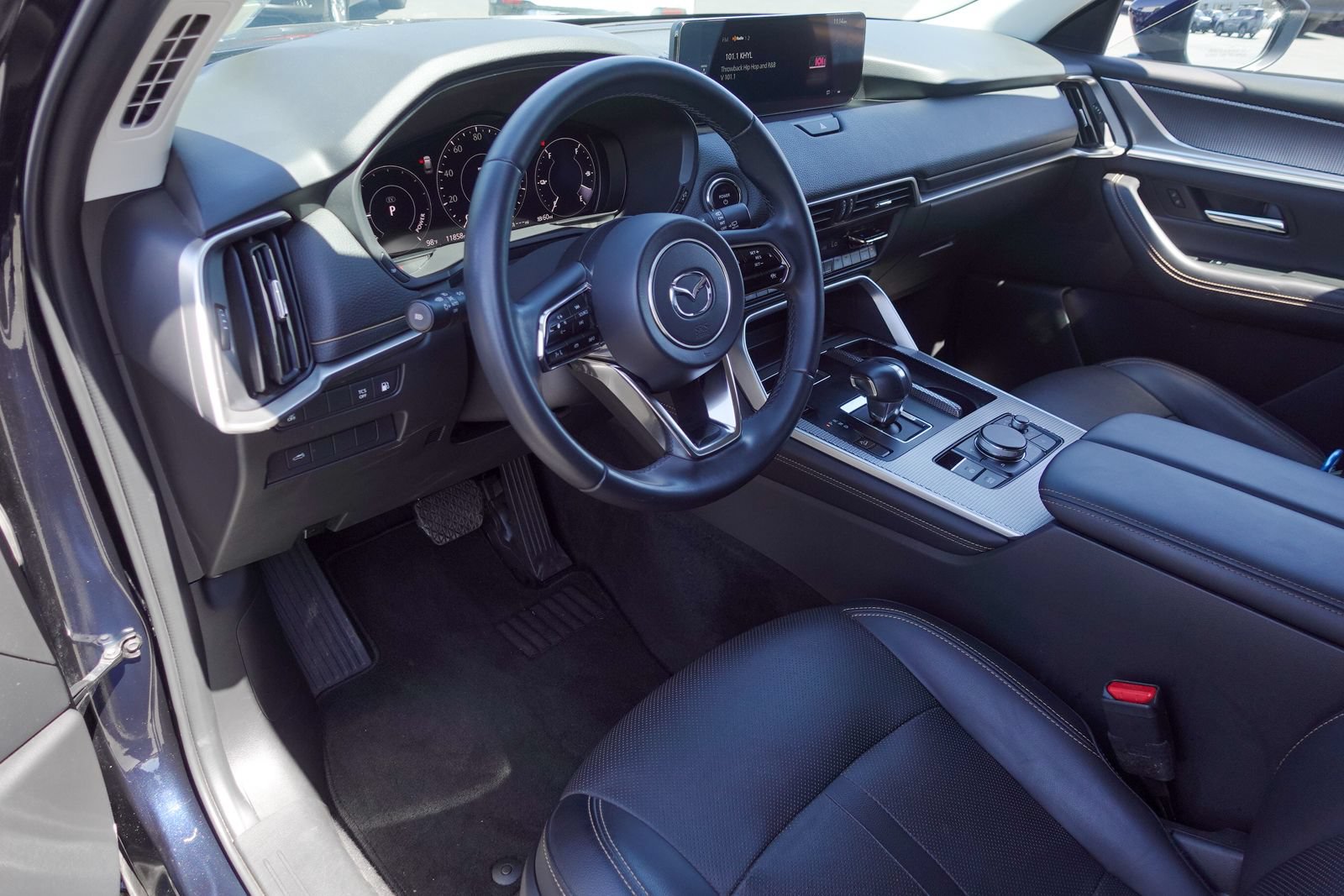Used 2024 MAZDA CX-90 Plug-In Hybrid w/ Preferred AWD/4WD image 11