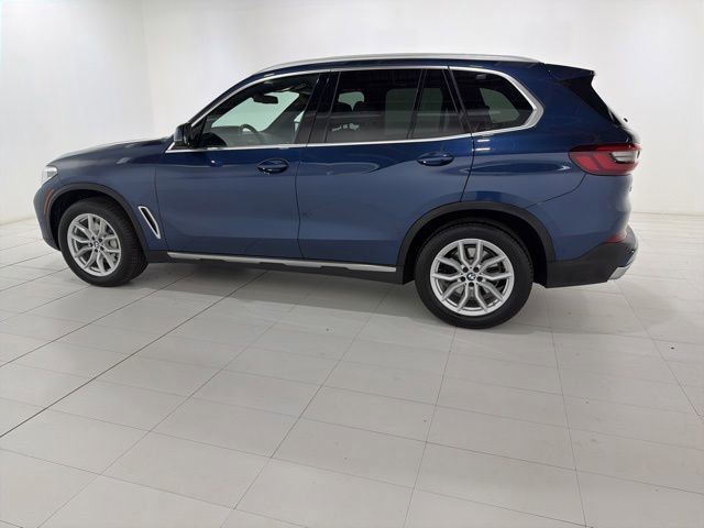 Certified 2023 BMW X5 xDrive40i w/ Premium Package AWD/4WD image 2