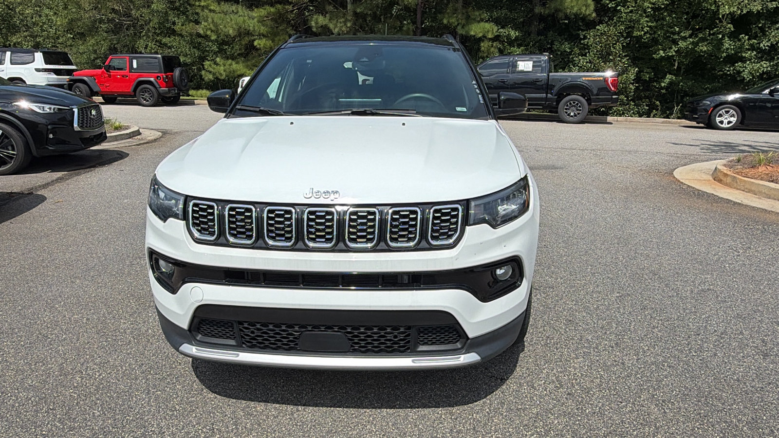 Used 2024 Jeep Compass Limited AWD/4WD image 3